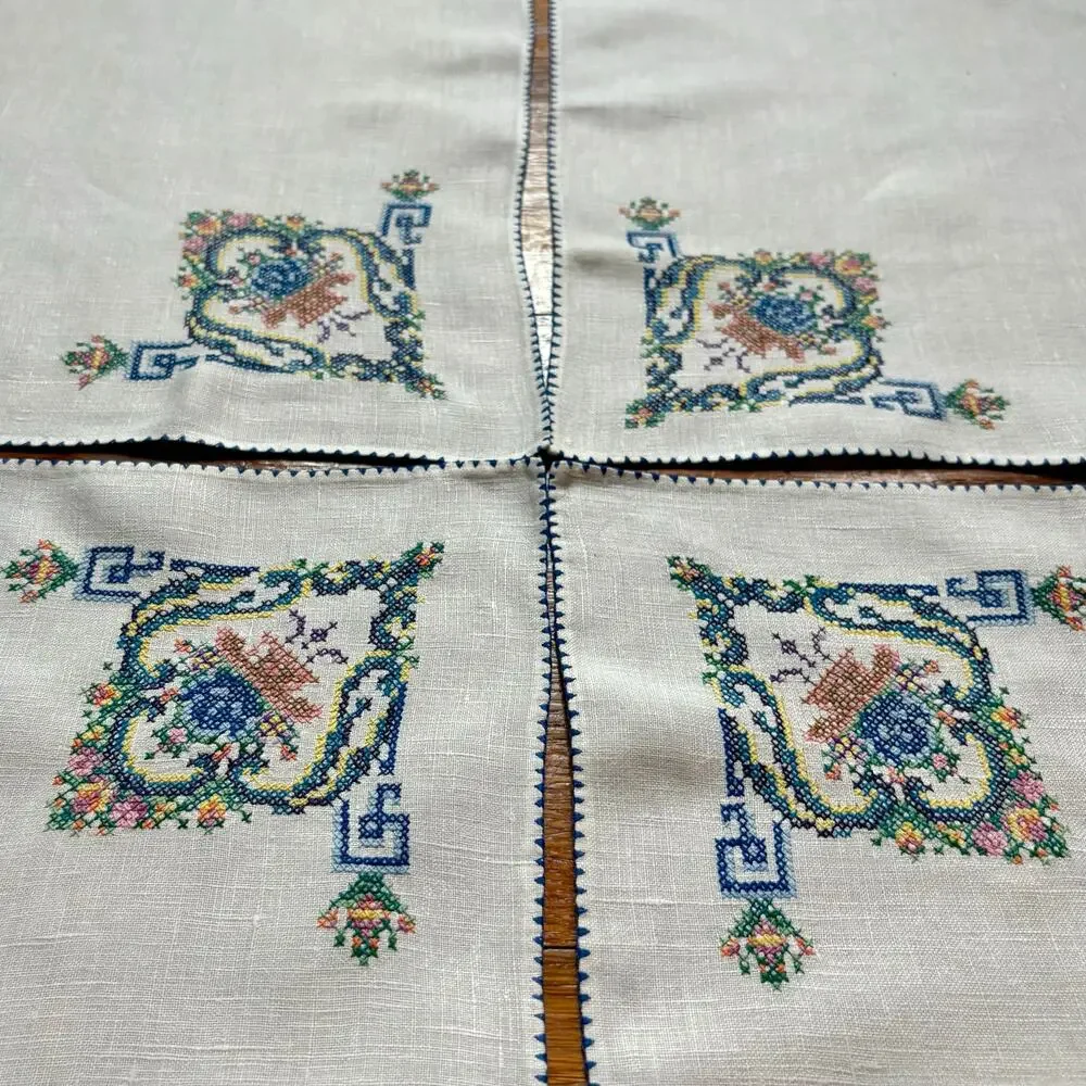 Vintage Embroidered Linen Napkins Set of 4 Floral Design 16 x 17